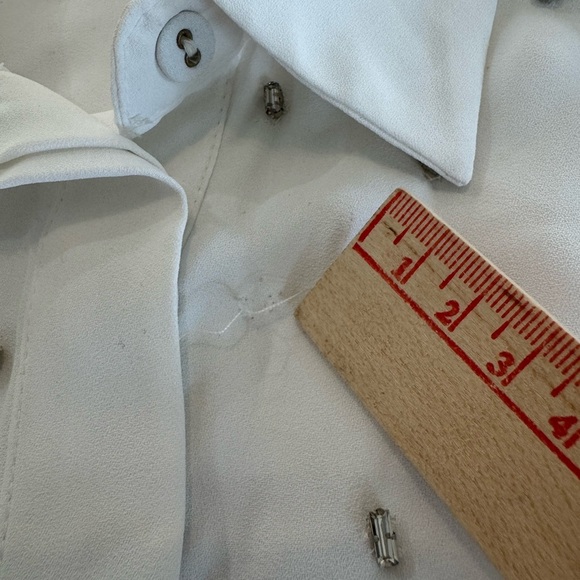 VINCE CAMUTO Crystal Embellished Crepe Button-Up Shirt Sz S White NWT - Picture 11 of 13